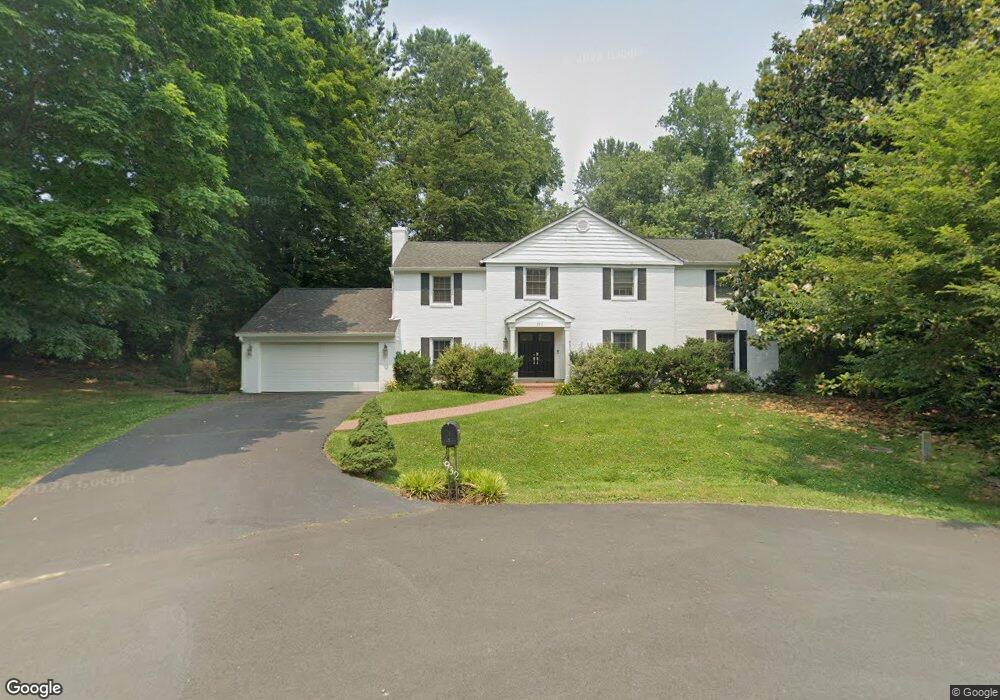 932 Shetland Ct, McLean, VA 22102 - photo 1