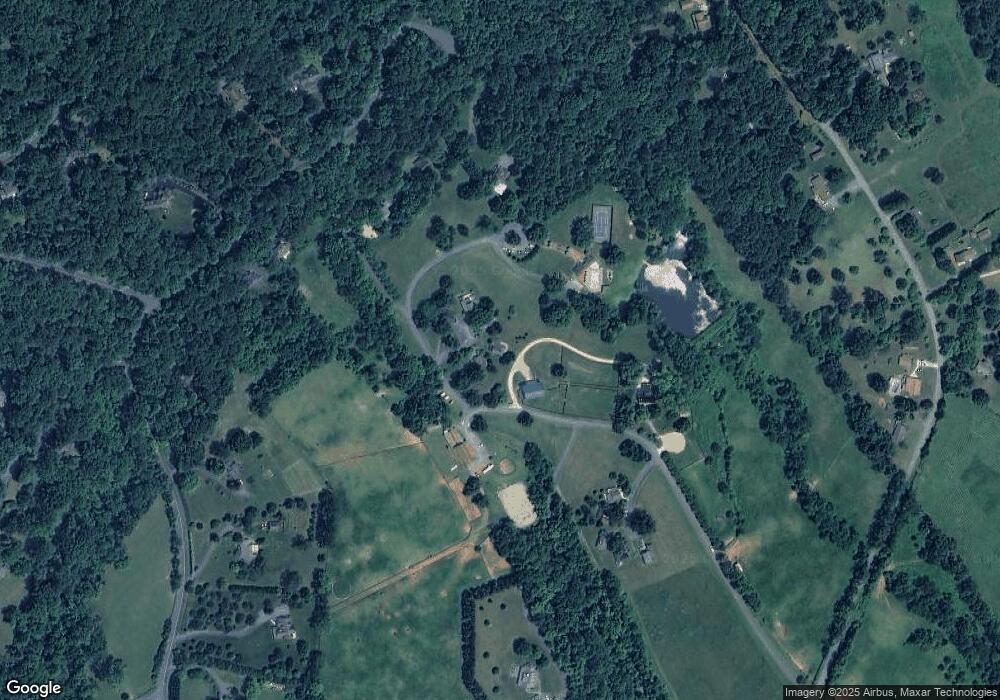 24 Knoll Ln, Nellysford, VA 22958 - photo 1