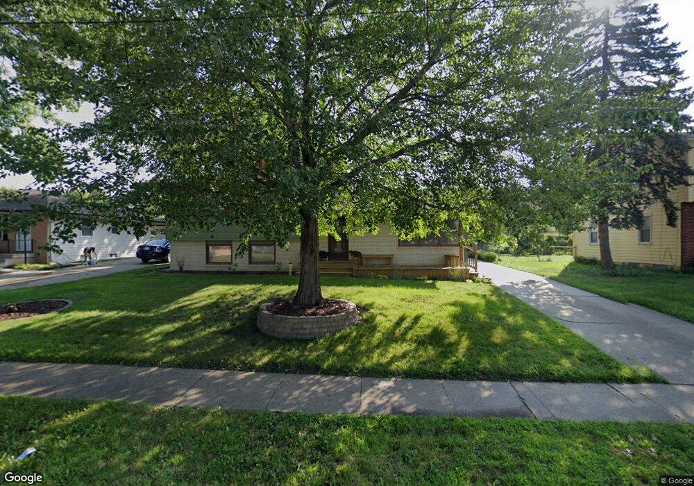 4913 Lyndale Dr, Des Moines, IA 50310 - photo 1