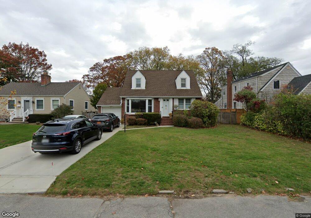 26 Berwick Rd, Hewlett, NY 11557 - photo 1