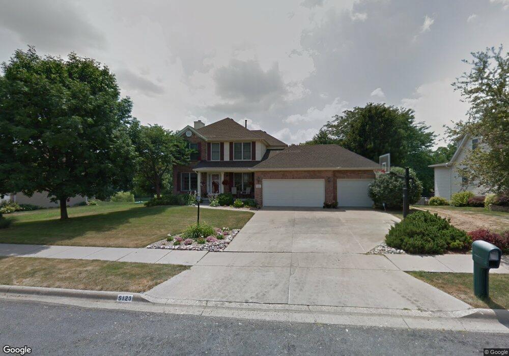 5123 N Rothmere Dr, Peoria, IL 61615 - photo 1