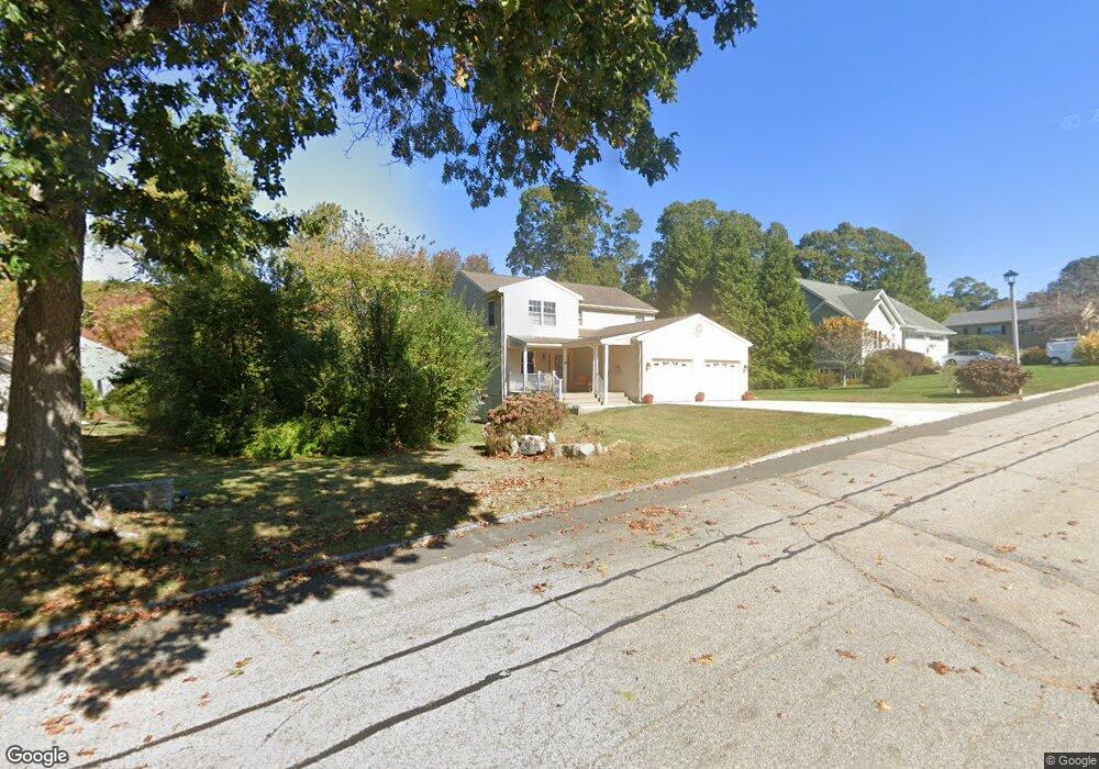 8 Aitchison Dr, New London, CT 06320 - photo 1