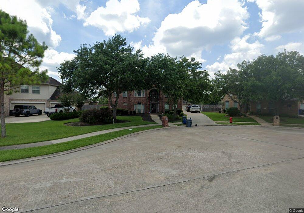 208 Falcon Lake Cir, Friendswood, TX 77546 - photo 1