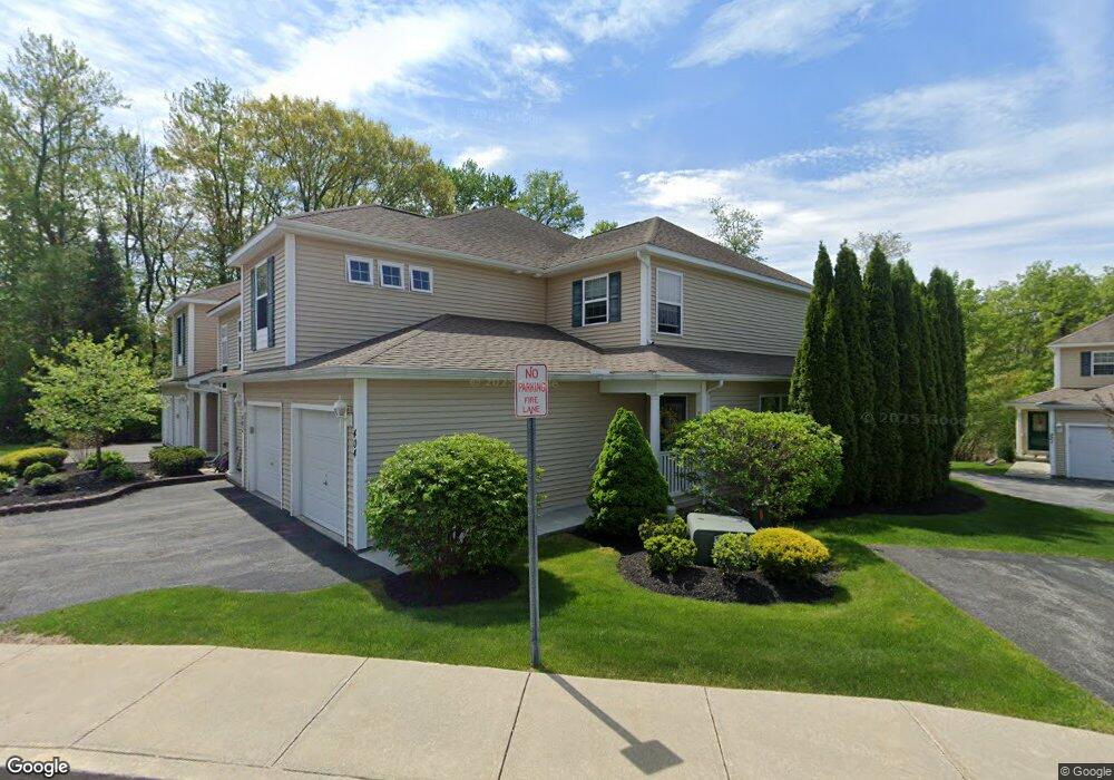 404 Royale Ct, Troy, NY 12180 - photo 1