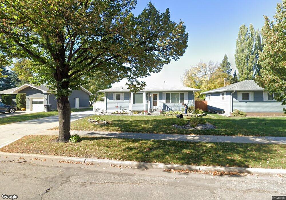 822 S 23rd St, Grand Forks, ND 58201 - photo 1