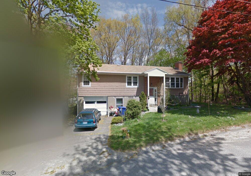 116 Williamson Dr, Waterbury, CT 06710 - photo 1