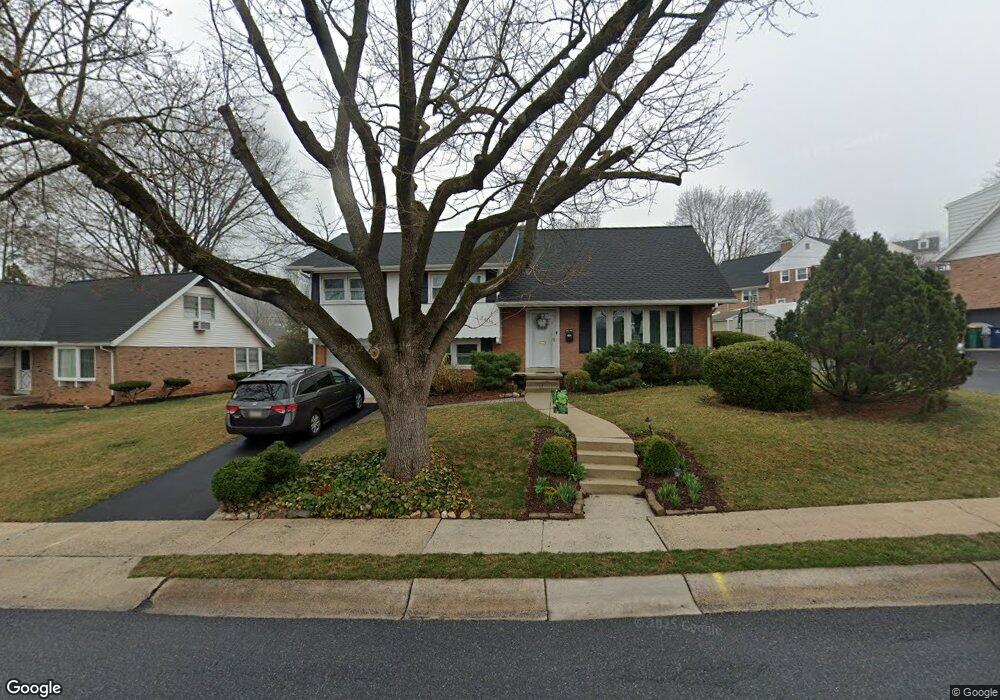 2406 Lindale Dr, Reading, PA 19609 - photo 1