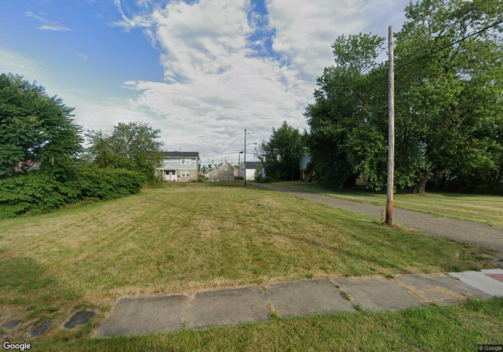 711 Correll Ave NE, Canton, OH 44704 - photo 1