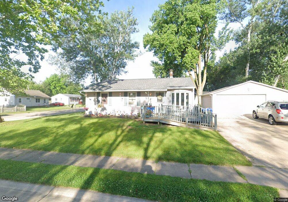 5324 N Howell St, Davenport, IA 52806 - photo 1