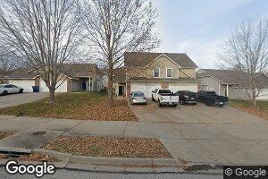 907 N Fieldstone Dr, Lawrence, KS 66049