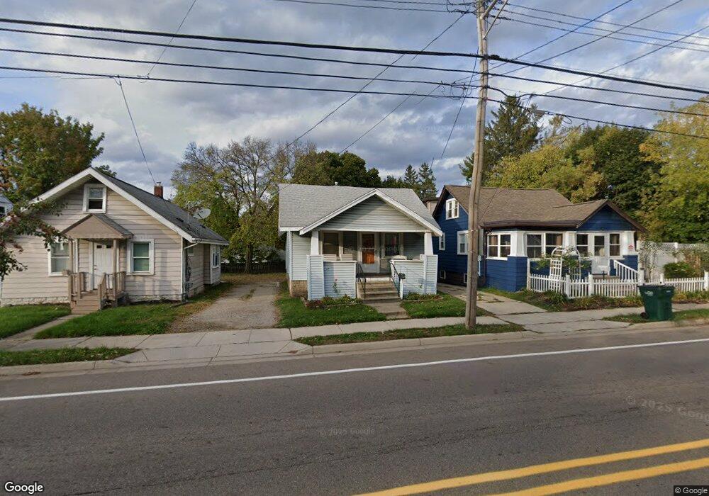 1128 W Mount Hope Ave, Lansing, MI 48910 - photo 1