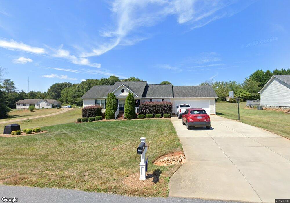 2093 Oklahoma Ct, Lincolnton, NC 28092 - photo 1