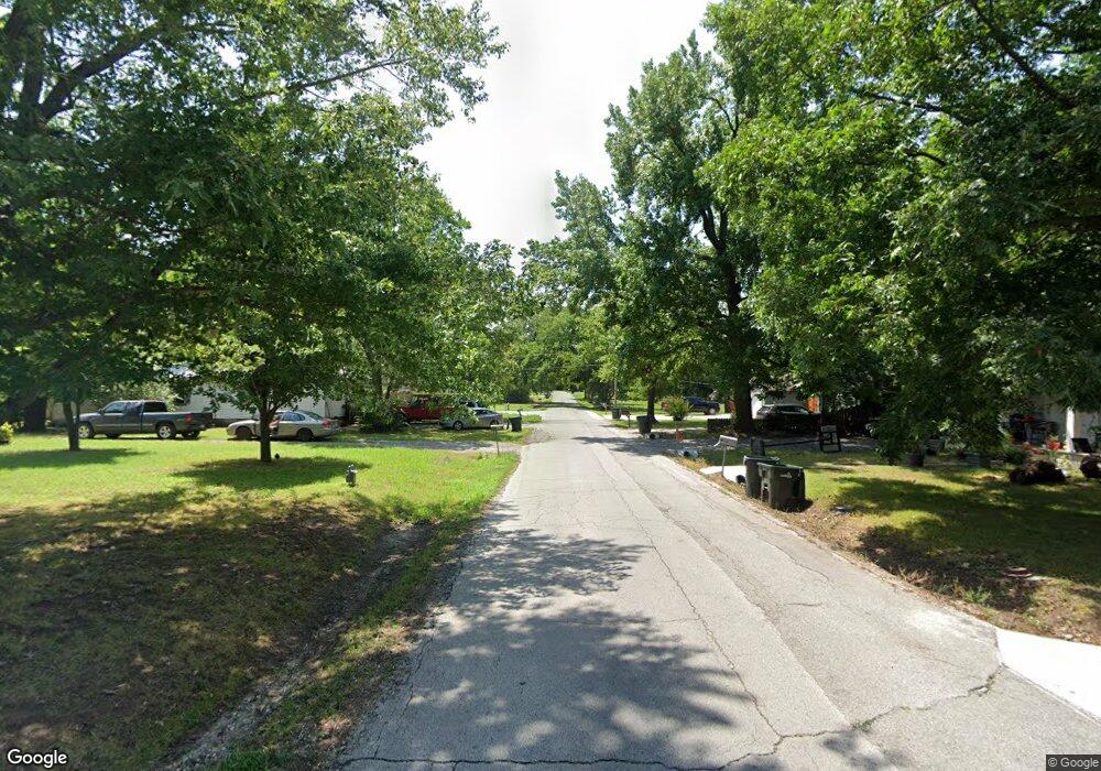 498 E Claremore St, Claremore, OK 74017 - photo 1