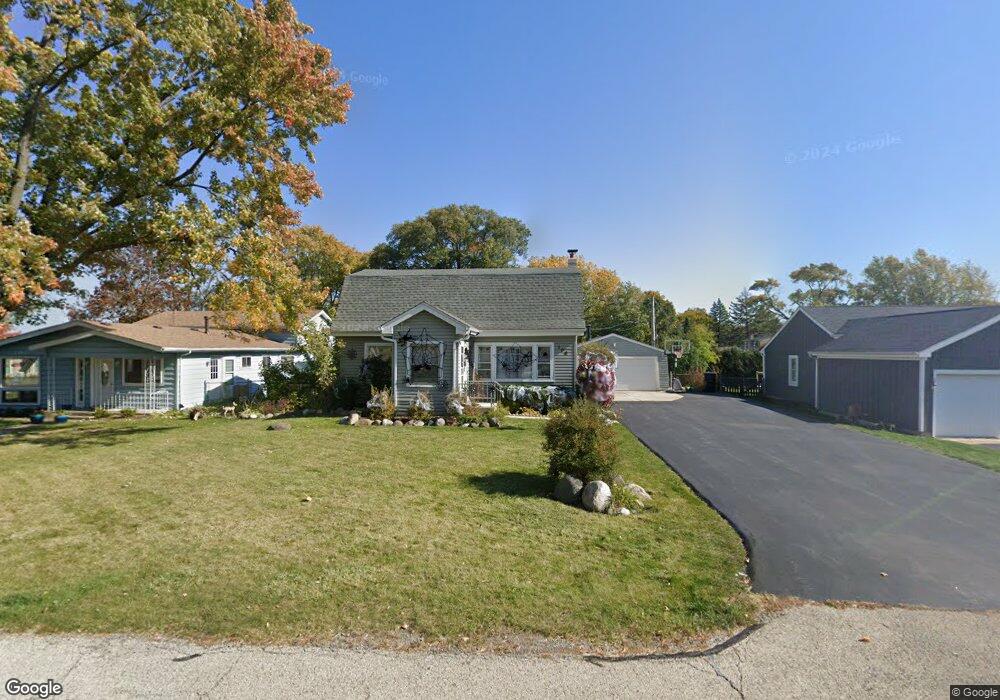 106 Oakleaf Rd, Lake In the Hills, IL 60156 - photo 1