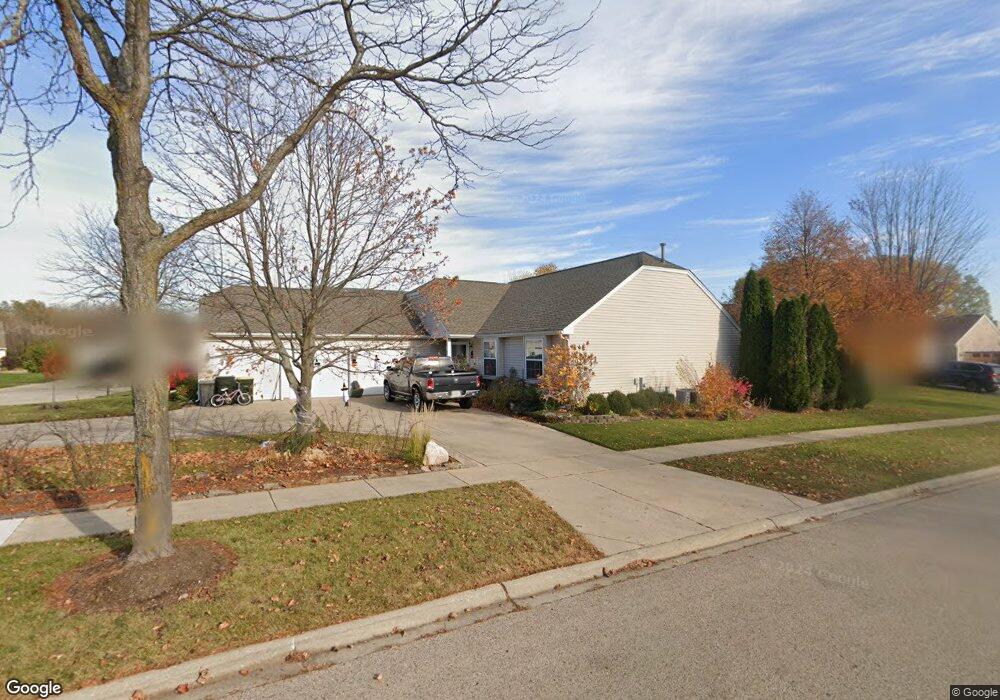 2 Lisa Ct, Lake In the Hills, IL 60156 - photo 1