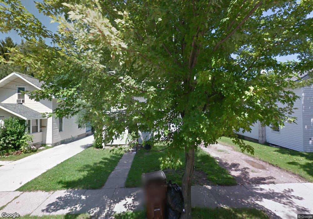 1404 Redwood St, Lansing, MI 48915 - photo 1