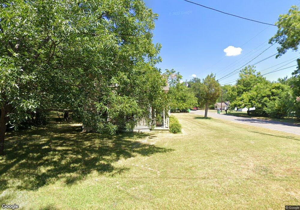 126 S Wine St, Gainesville, TX 76240 - photo 1