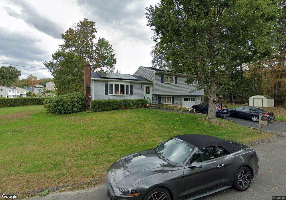 15 Jennifer Ln, Waterbury, CT 06708 - photo 1