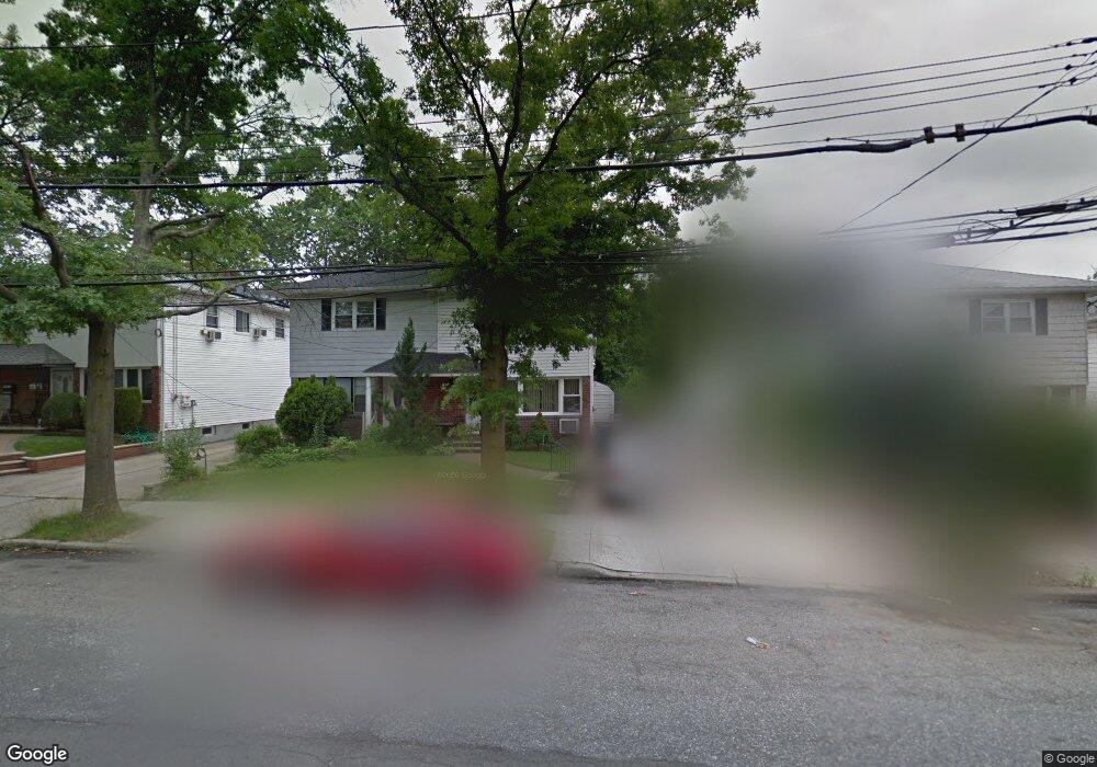 5724 Little Neck Pkwy, Little Neck, NY 11362 - photo 1