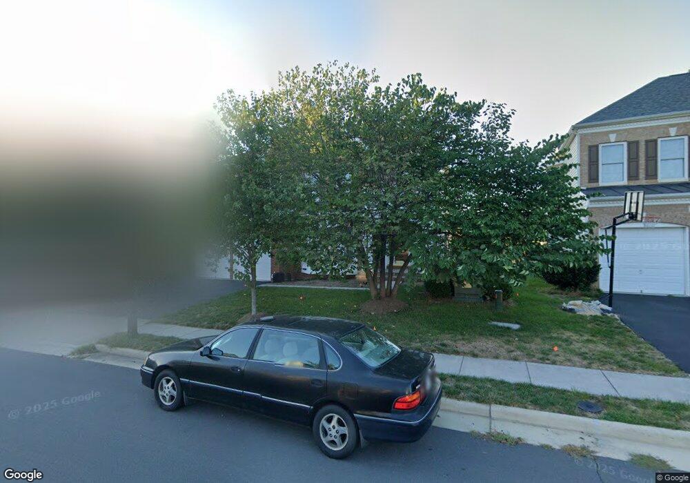 25650 S Village Dr, Chantilly, VA 20152 - photo 1