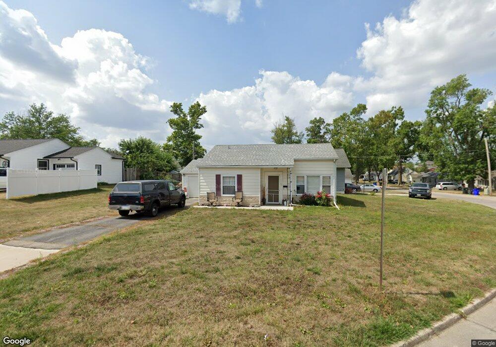 1105 Forest Dr SE, Cedar Rapids, IA 52403 - photo 1