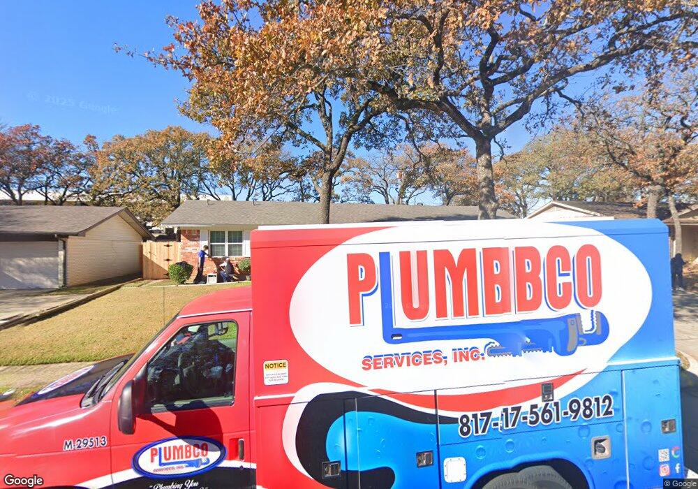 152 Ravenswood Dr, Bedford, TX 76022 - photo 1