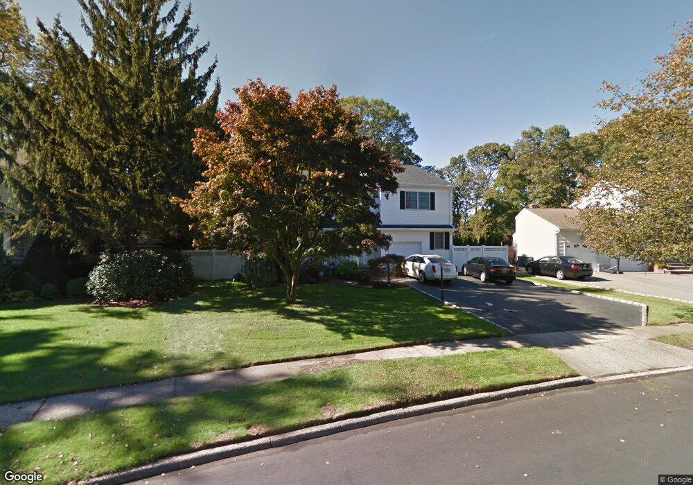 80 Genesee Dr, ComMacK, NY 11725 - photo 1