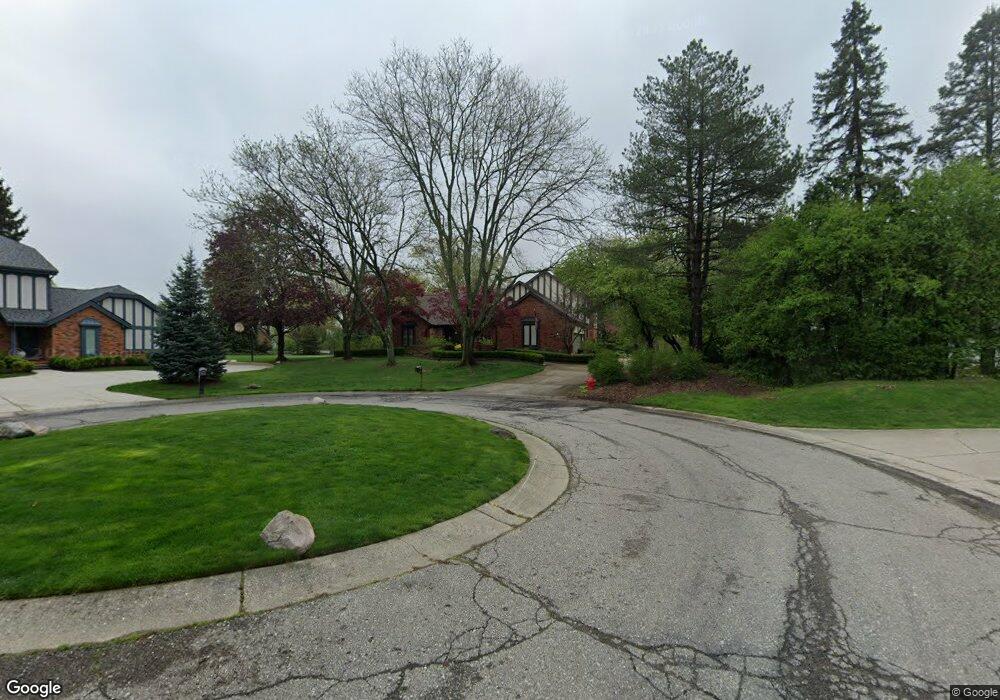 3083 Westman Ct, Bloomfield Hills, MI 48304 - photo 1