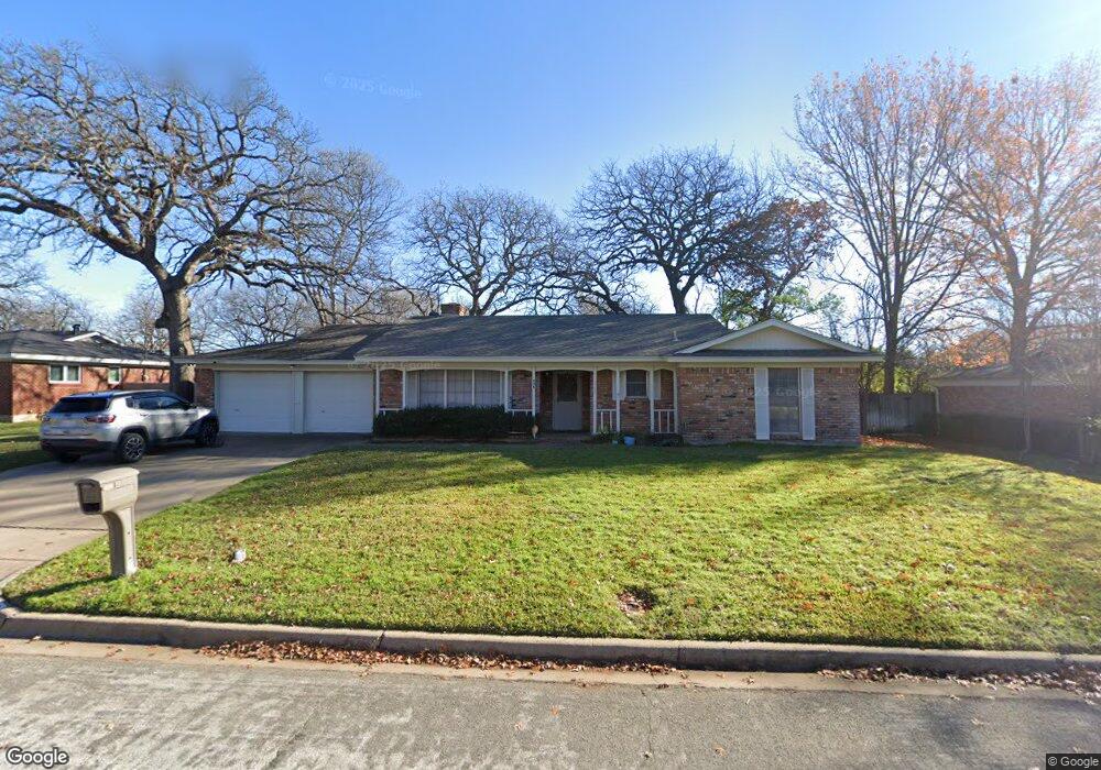 528 Caduceus Ln, Hurst, TX 76053 - photo 1