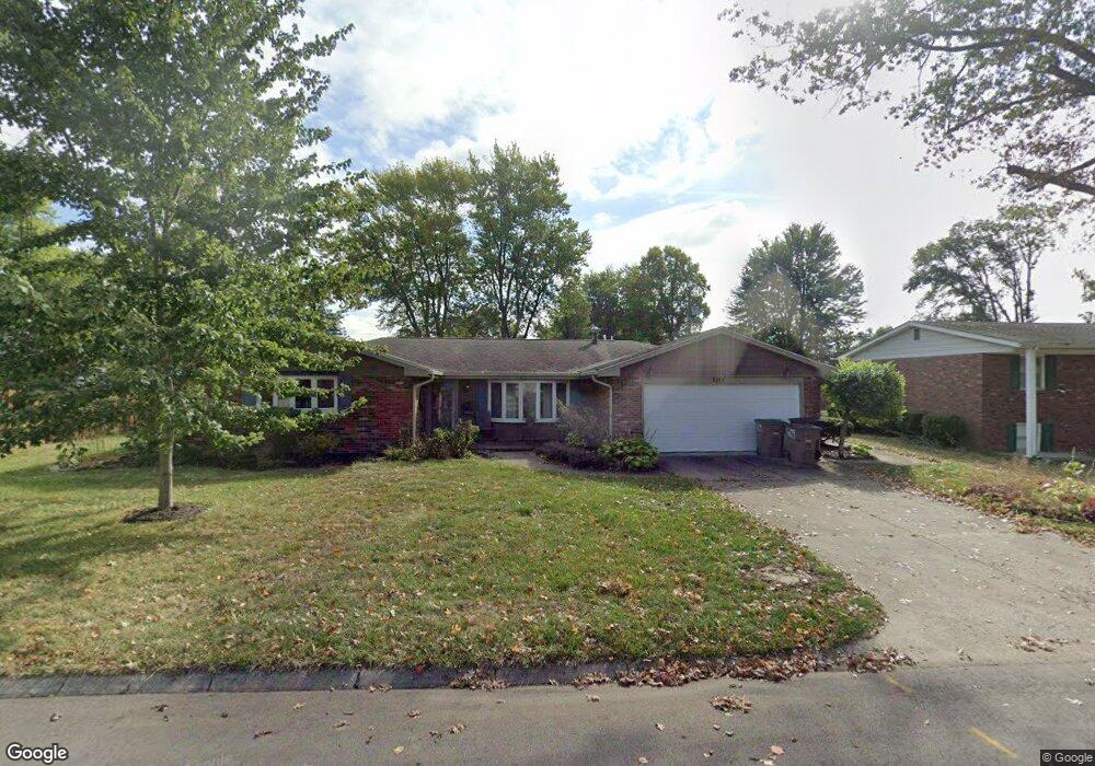 3211 Fairlawn Dr, Columbus, IN 47203 - photo 1