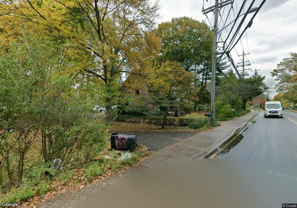 137 Saddle River Rd, Airmont, NY 10952 - photo 1