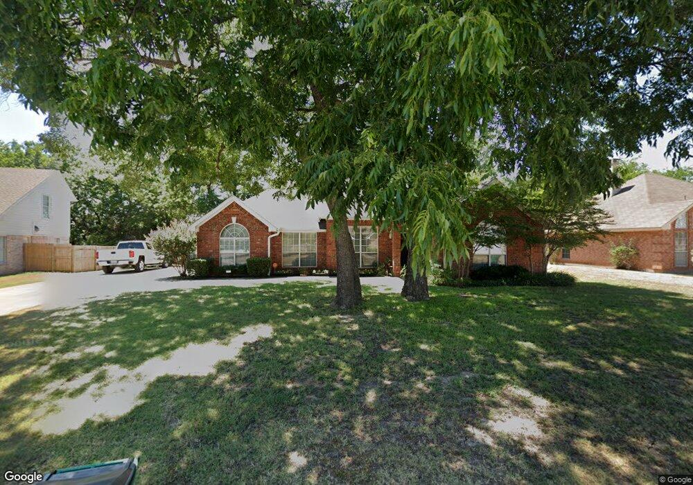 1113 Oxford Dr, Gainesville, TX 76240 - photo 1