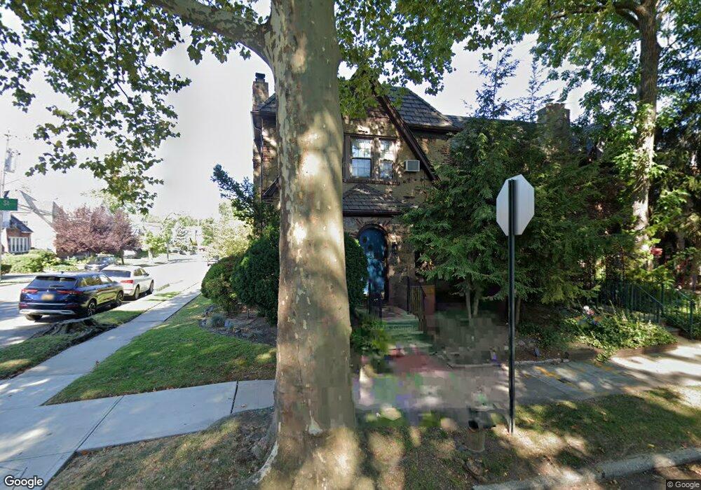 2960 167th St, Flushing, NY 11358 - photo 1