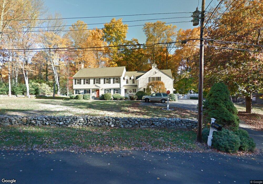 570 Eleven O Clock Rd, Fairfield, CT 06824 - photo 1