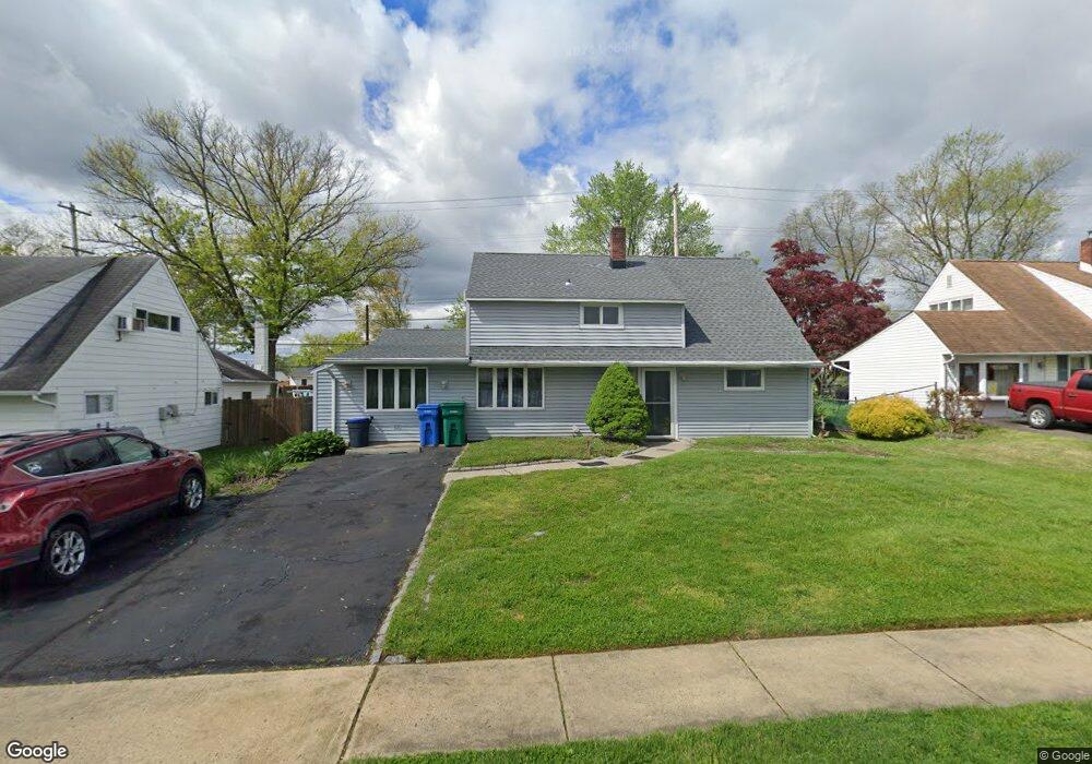 12 Roundwood Ln, Levittown, PA 19055 - photo 1