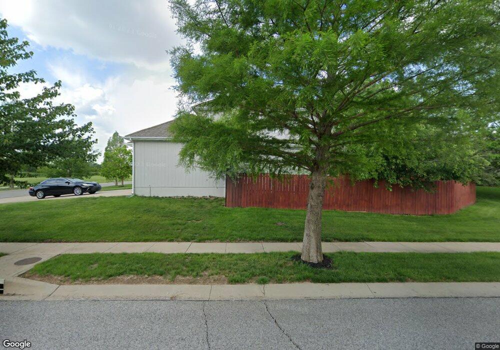 10200 Theden Cir, Lenexa, KS 66220 - photo 1