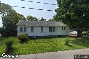 53 S Jamesport Ave, Riverhead, NY 11901
