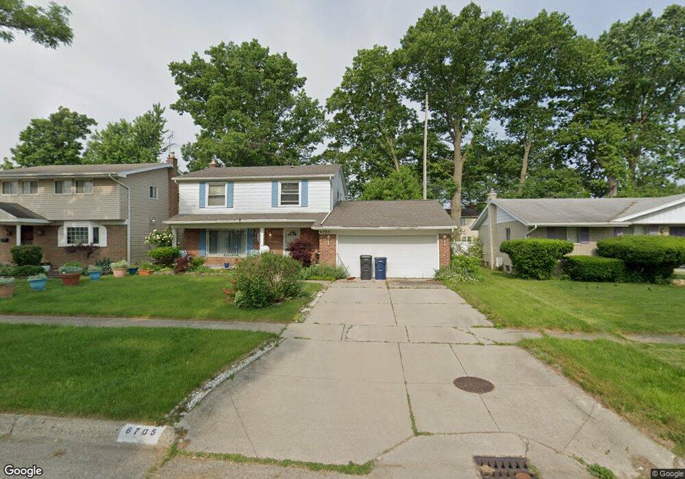 6705 Colonial Dr, Flint, MI 48505 - photo 1