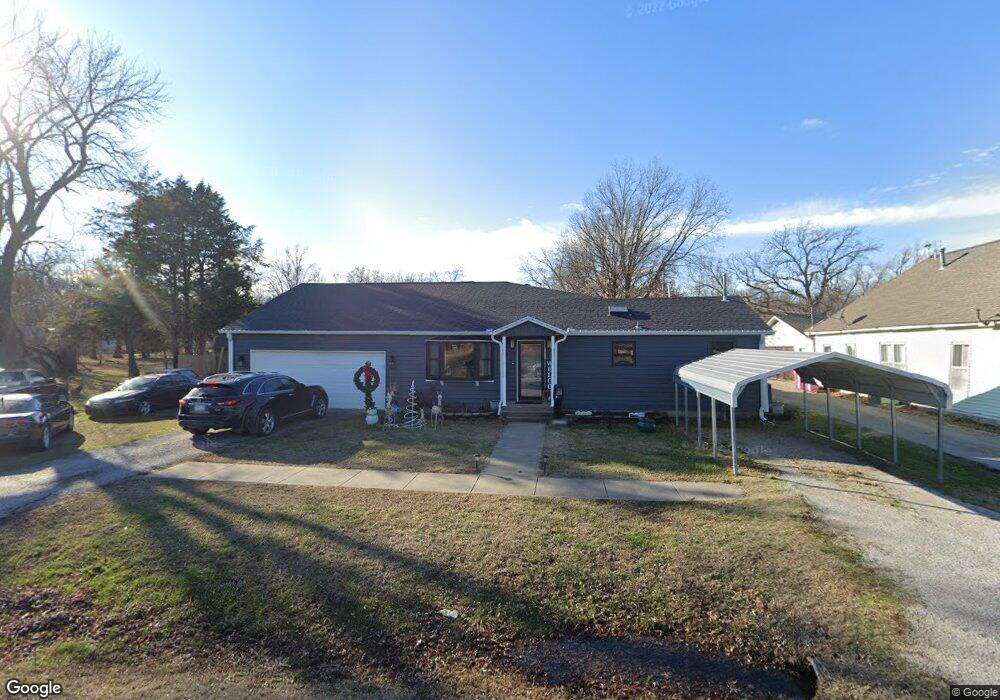 1018 N 25th St, Parsons, KS 67357 - photo 1