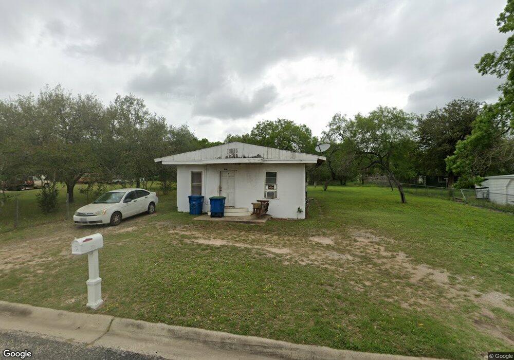 510 W Huntington St, Beeville, TX 78102 - photo 1