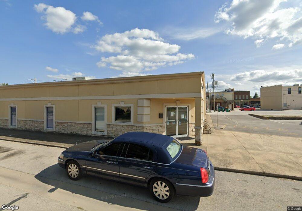 109 W Pembroke St, Tuscola, IL 61953 - photo 1