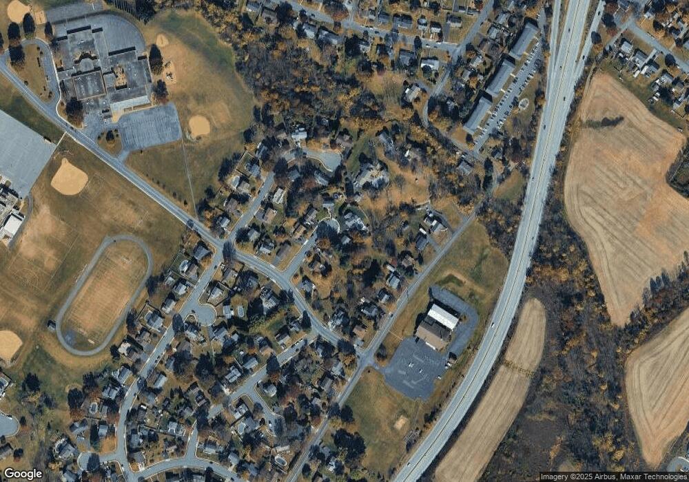 32 Hoover Ct, Boyertown, PA 19512 - photo 1