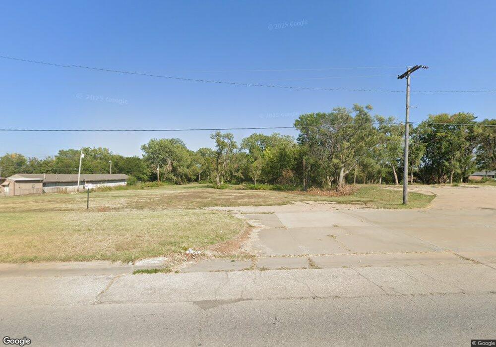 3738 SW Topeka Blvd, Topeka, KS 66609 - photo 1