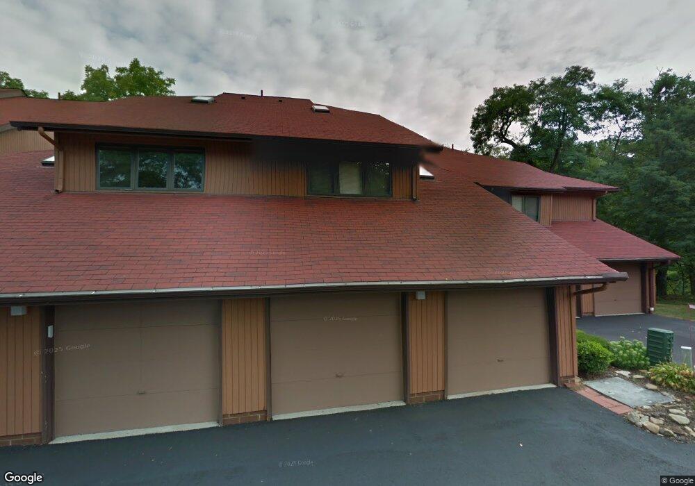 25052 Mill River Rd unit 1, Olmsted Falls, OH 44138 - photo 1