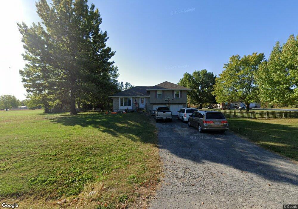 1611 Farview Rd, Raymore, MO 64083 - photo 1