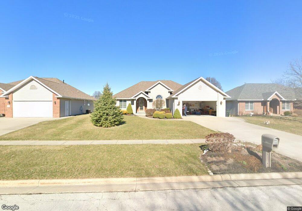 709 Hunters Creek Dr, Findlay, OH 45840 - photo 1