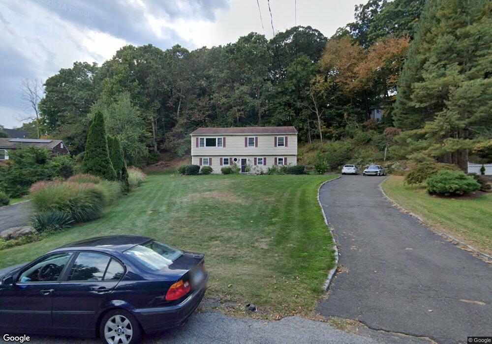 30 Riverview Dr, Norwalk, CT 06850 - photo 1