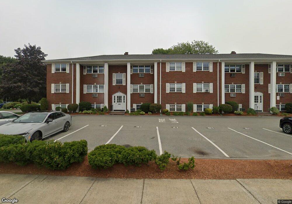 98 Main St unit 4, Stoneham, MA 02180 - photo 1