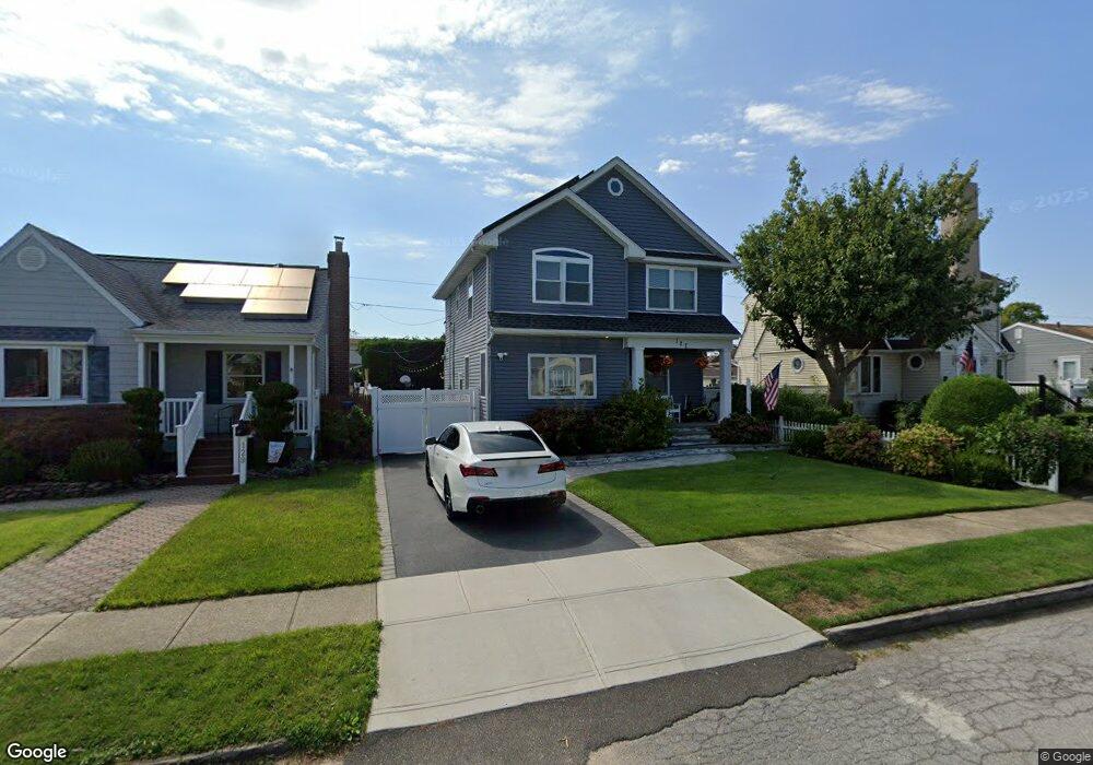 127 Deauville Pkwy, Lindenhurst, NY 11757 - photo 1