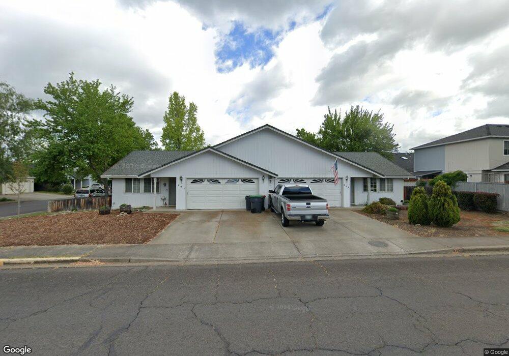 901 Hopkins Rd, Central Point, OR 97502 - photo 1